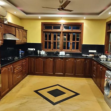 Villa Nazuri W Caretaker Кандолим Екстериор снимка