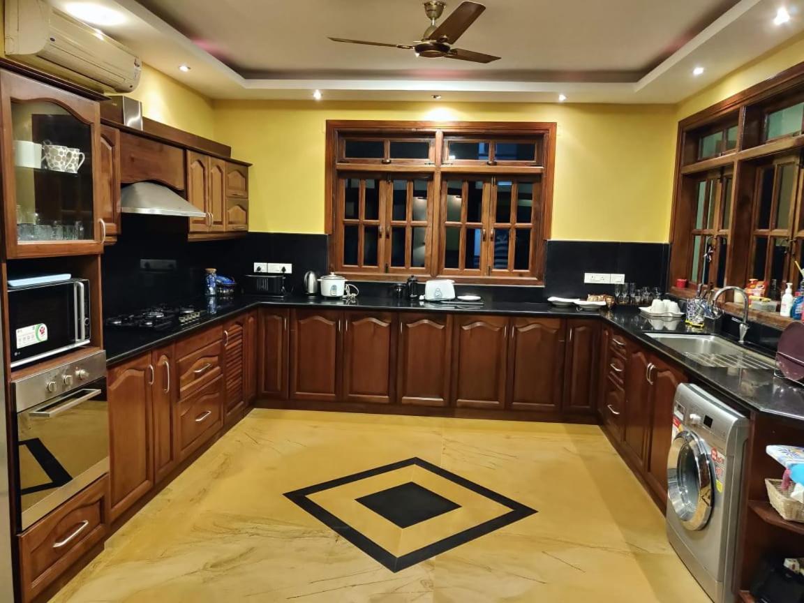 Villa Nazuri W Caretaker Кандолим Екстериор снимка