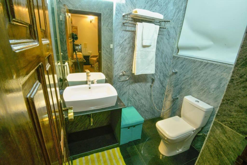 Villa Nazuri W Caretaker Кандолим Екстериор снимка