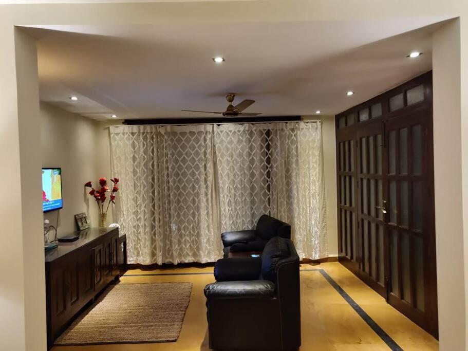 Villa Nazuri W Caretaker Кандолим Екстериор снимка